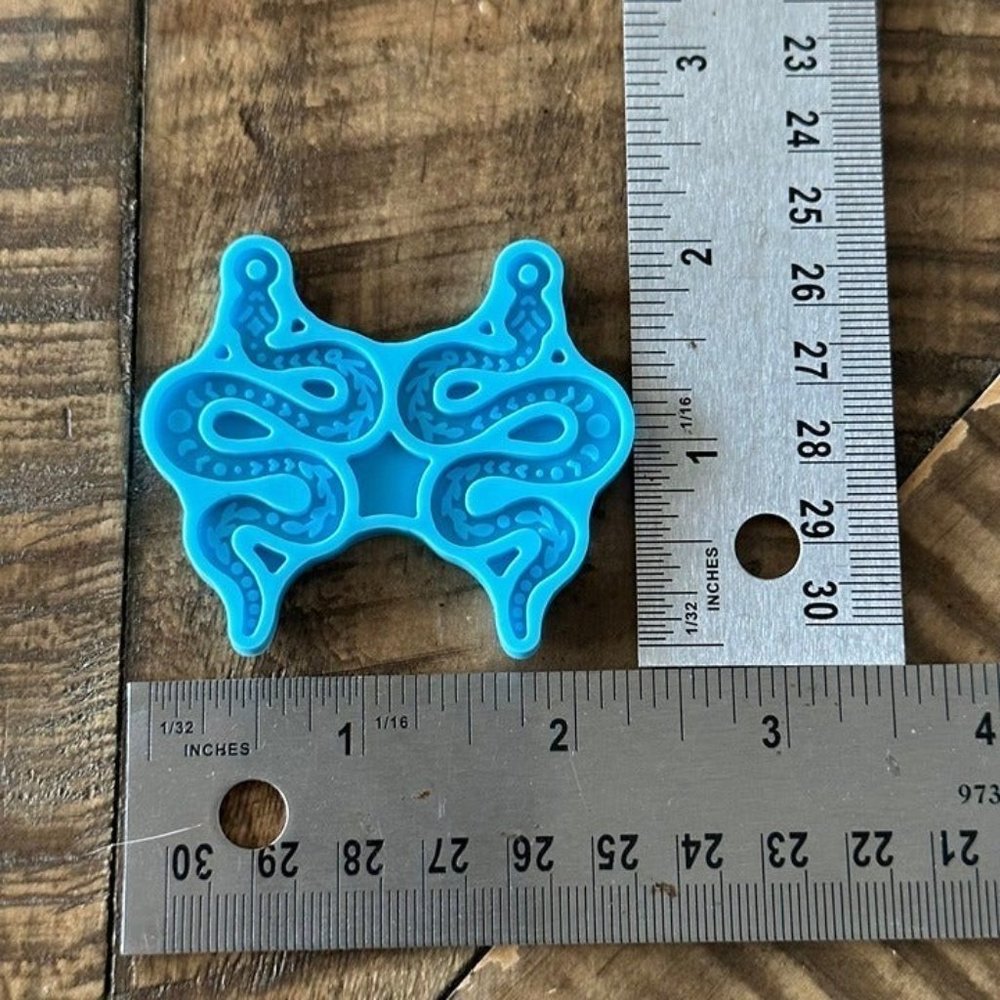 Snake Earring Silicone Mold - Epoxy - Resin - Clay - Picture 2 of 2